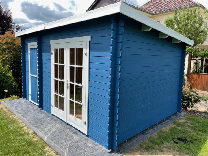 gartenhaus blau streichen