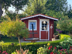 gartenhaus rot streichen