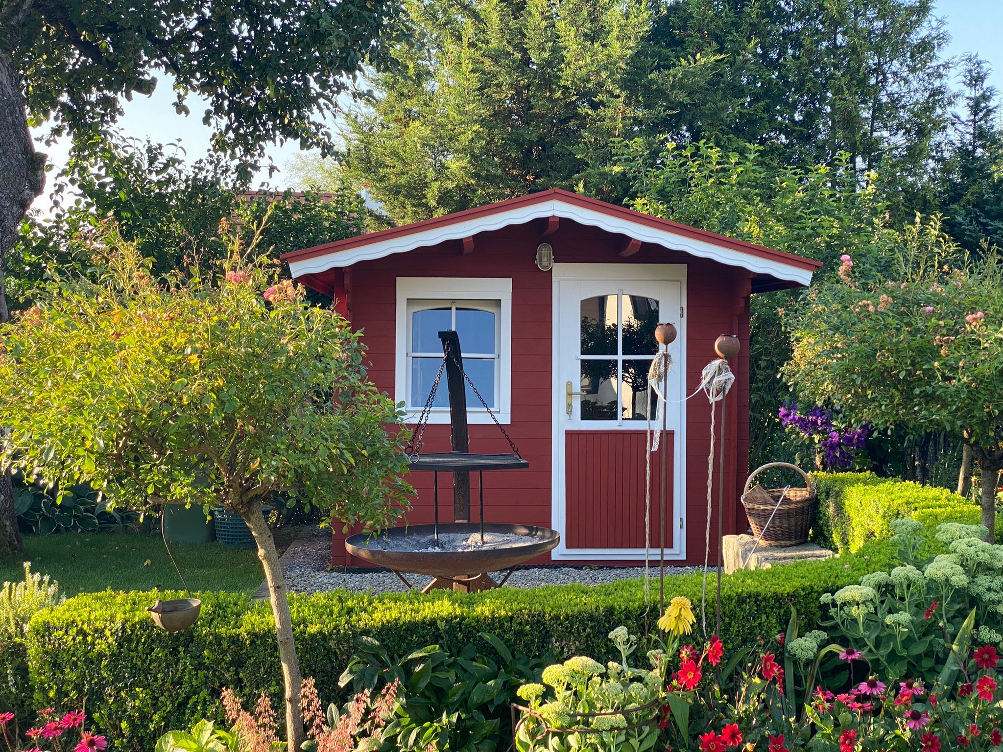 Farbberatung zum Streichen eines Gartenhauses