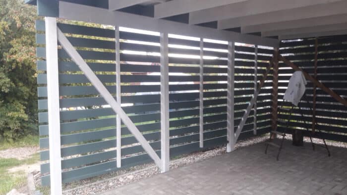 Carport in Bohus Blå gestrichen