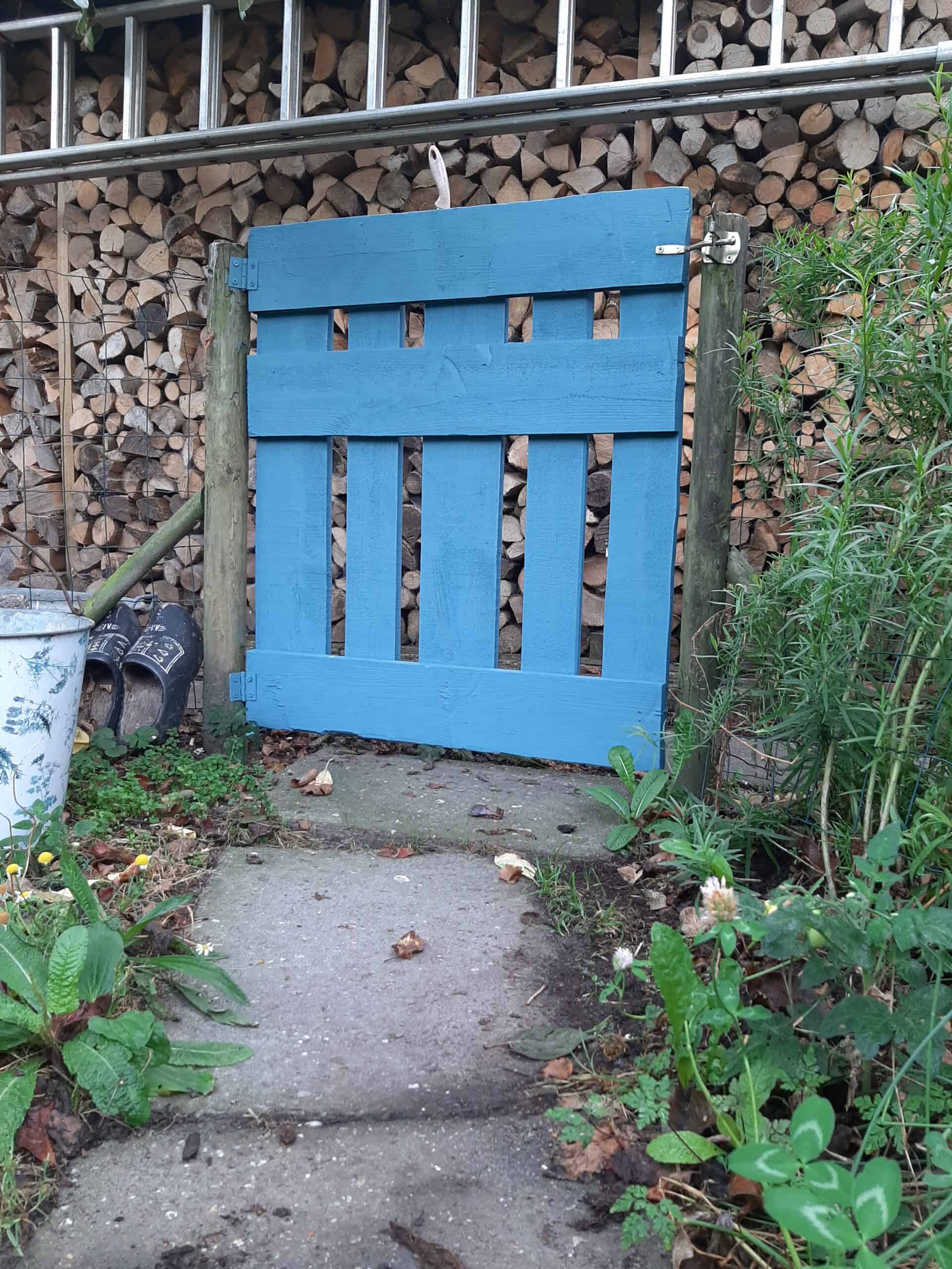Holzzaun streichen für alle Holzarten matt & nachhaltig